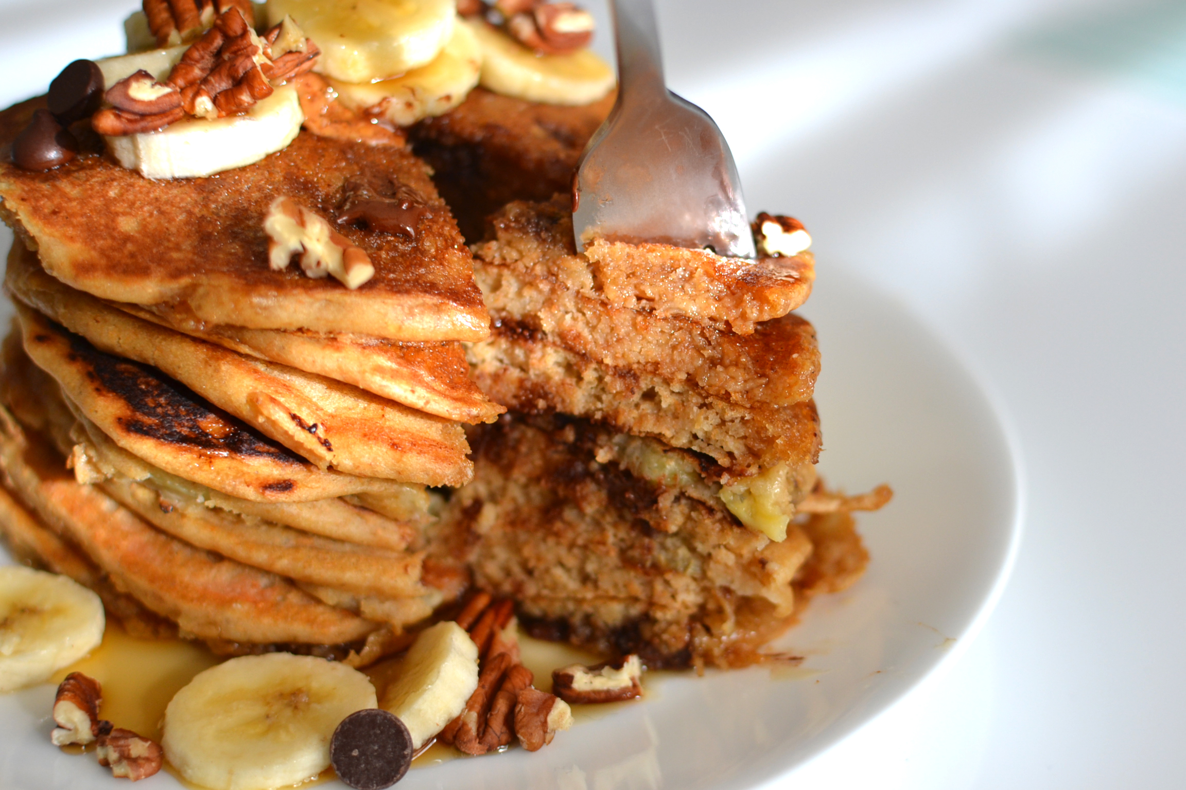 fluffy pancakes, chocolate banana pancakes, healthy pancakes, Fit Foodie Mommy