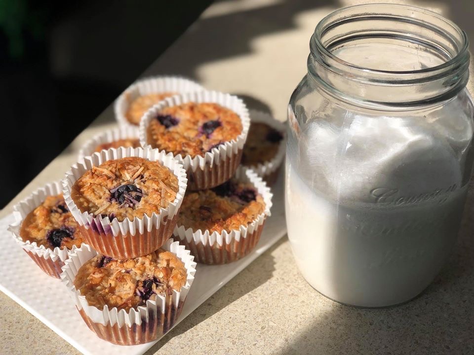 healthy blueberry oatmeal muffins